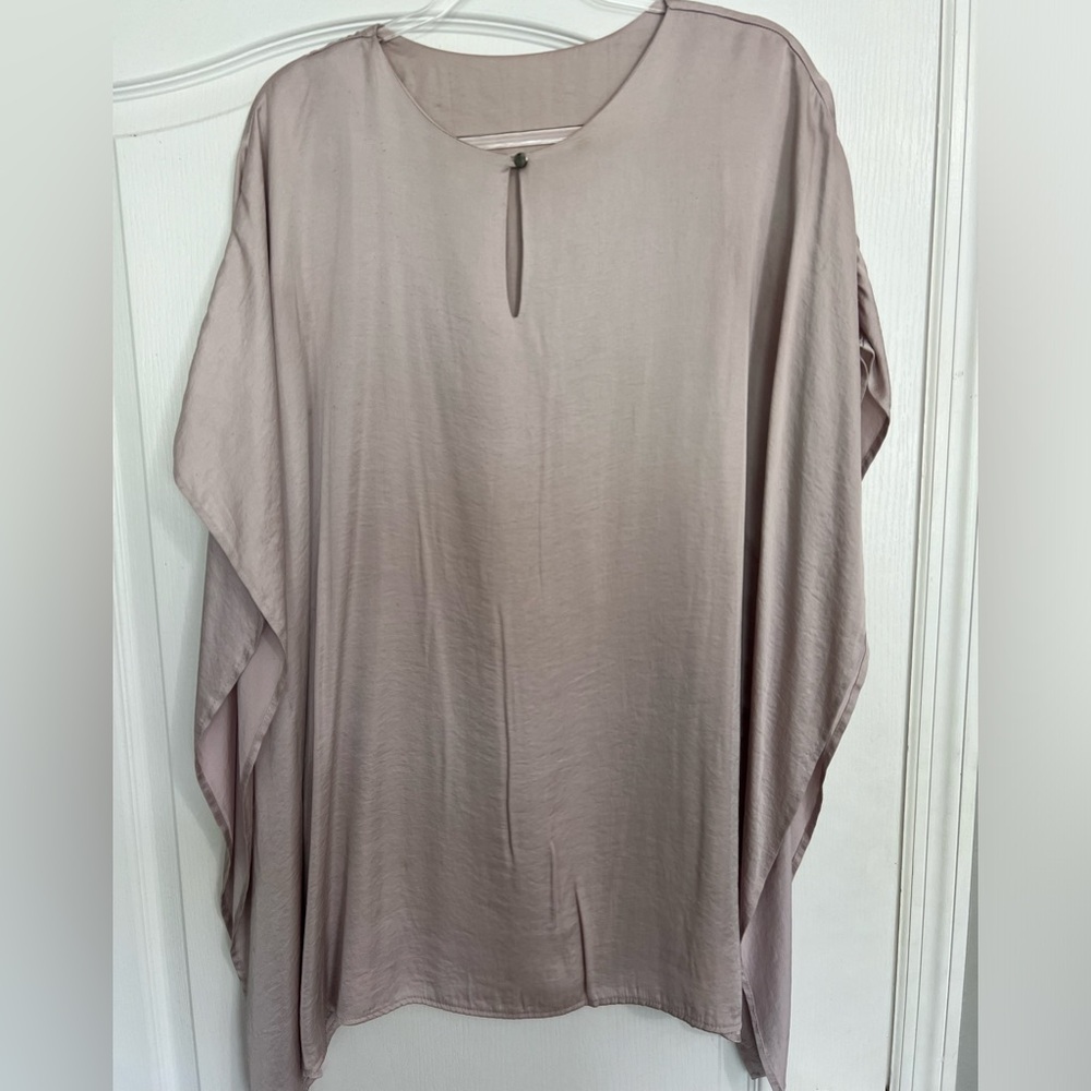 Satin pink dress with flowy sides/sleevs